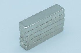Магніт неодимовий 28x9x4,5 мм