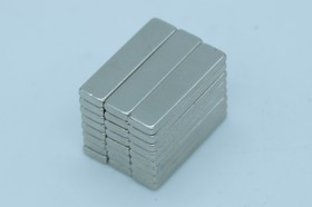 Магніт неодимовий 19x4,8x1,6 мм