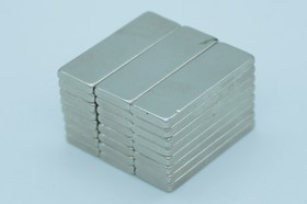 Магніт неодимовий 30x10x2,9 мм
